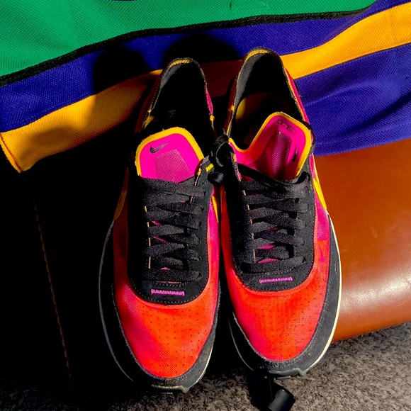 Waffle One ‘Active Fuchsia’ . SZ 10.5 - Picture 1 of 4